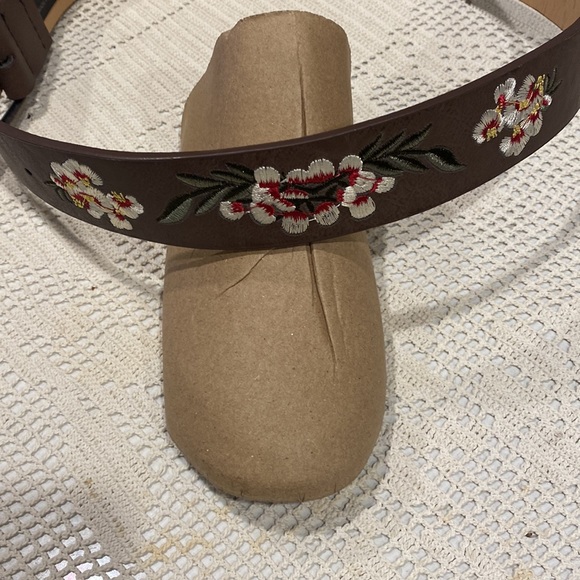 💖Floral Embroidered Brown Belt - Picture 2 of 6